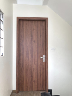 Lắp đặt 6 bộ cửa composite Huyndoor cho cô Oanh tại Gia Thụy-Long Biên-Hà Nội